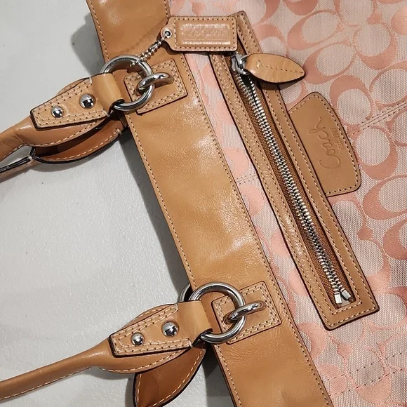 Coach - Picture 6 of 15